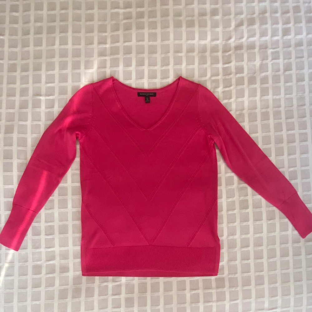 Banana Republic Lightweight V-Neck Sweater Fuchsia Pink